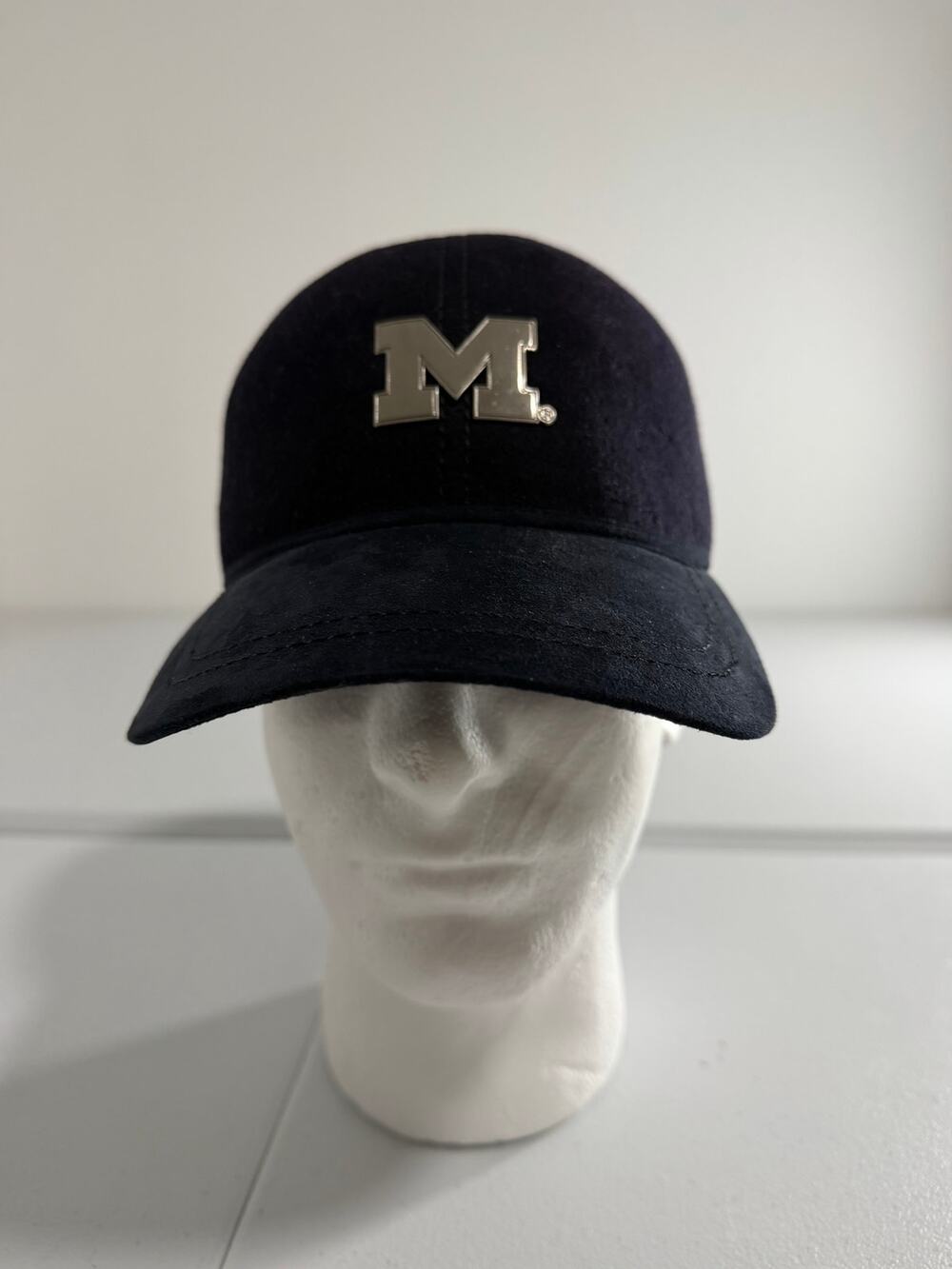 Michigan Wolverines Navy Blue Wool Fitted Hat Cap Size 7 Zephyr Metal Logo